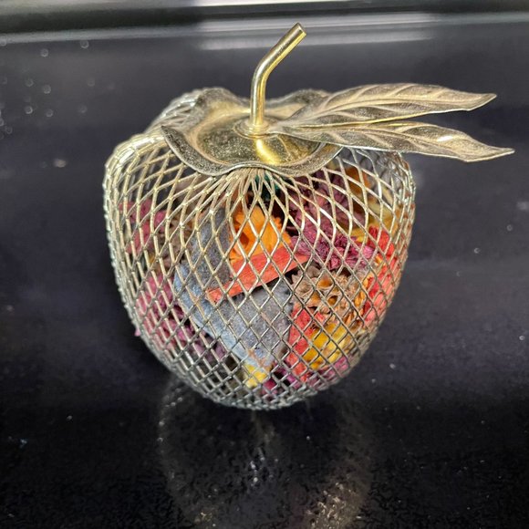 VTG Brass plated Wire/mesh Apple Shaped Container Ornament Potpourri - Picture 2 of 4